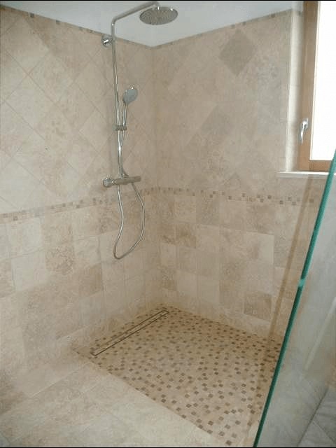 Douche à l’italienne, réalisation de l’entreprise Courtin