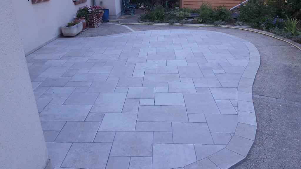 Terrasse carrelée, réalisation de l’entreprise Courtin